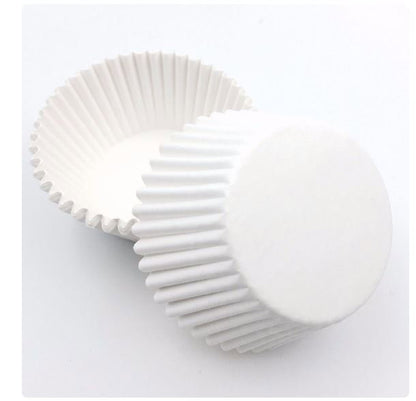 Fairy cakes and buns in white 44mm paper cases