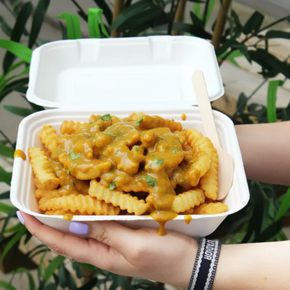 8 inch bagasse meal box with chips and curry sauce